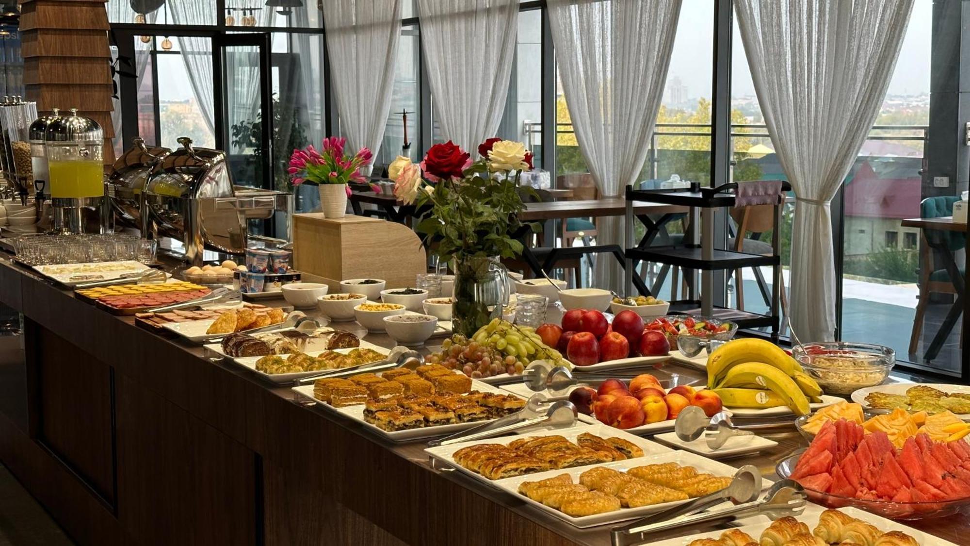 Rayyan Hotel & Spa Tasken Kültér fotó