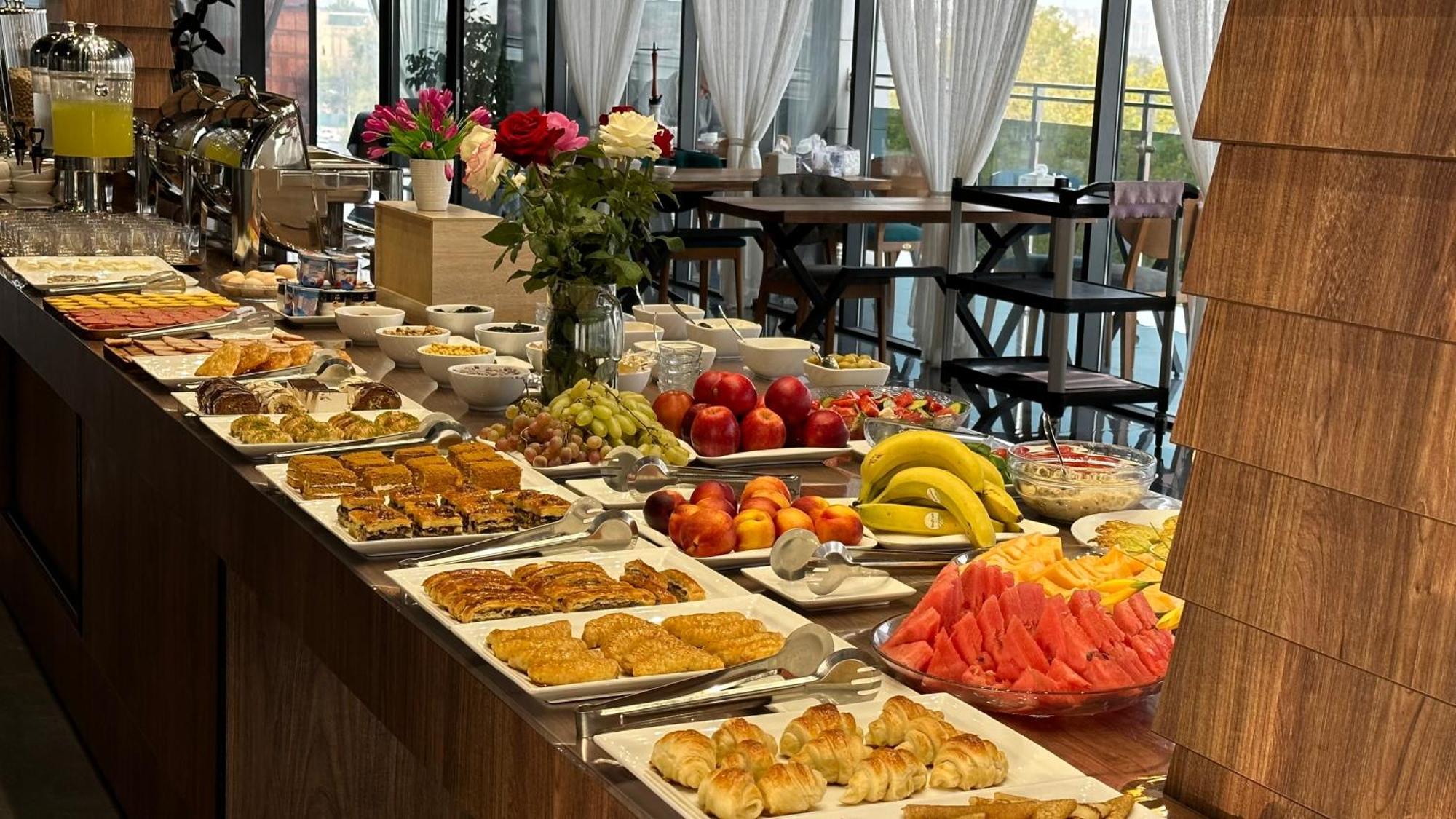 Rayyan Hotel & Spa Tasken Kültér fotó