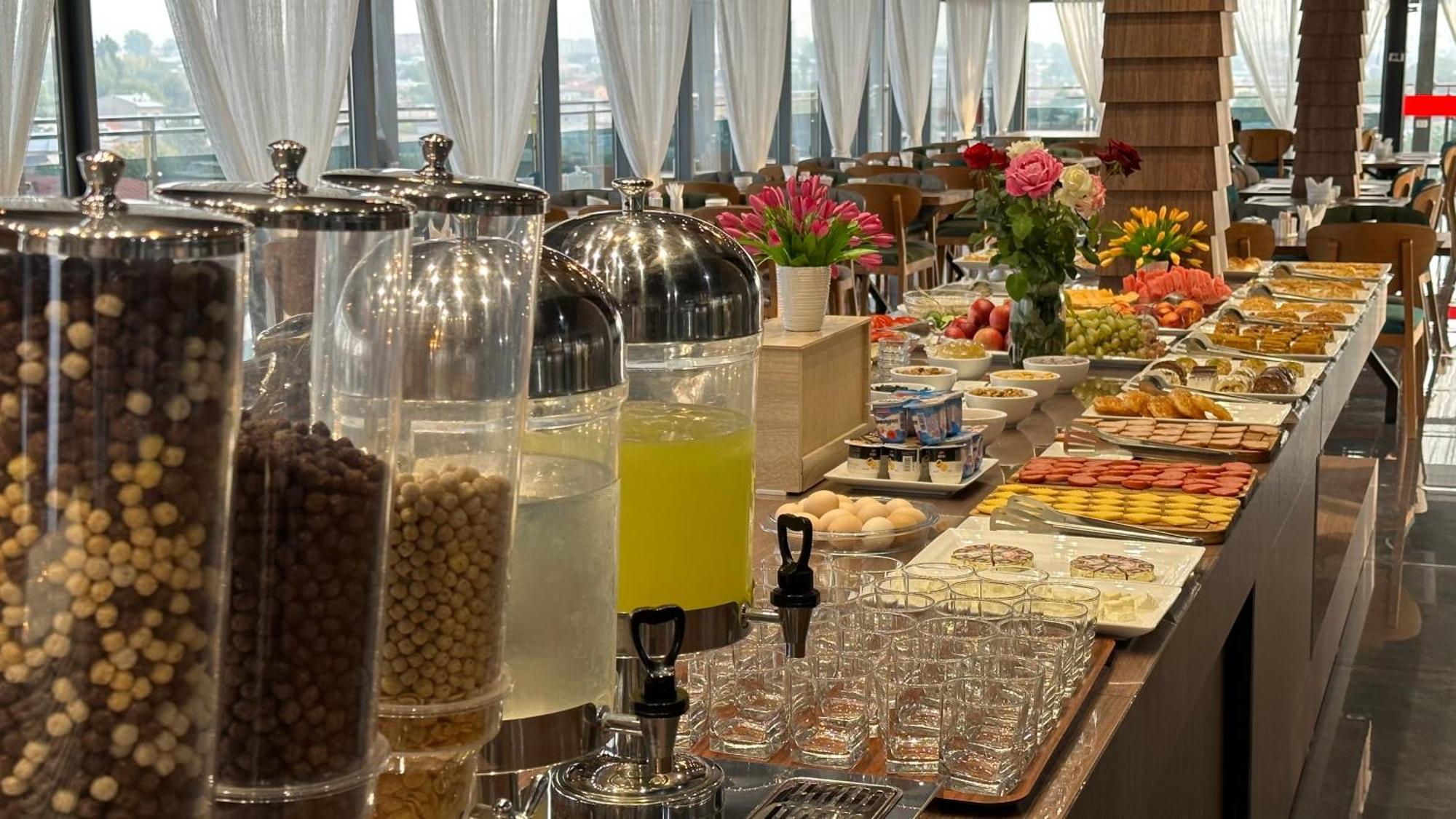 Rayyan Hotel & Spa Tasken Kültér fotó